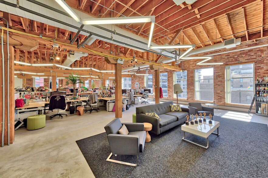 More Photos Of 130 S Jefferson St, Chicago Office For Lease