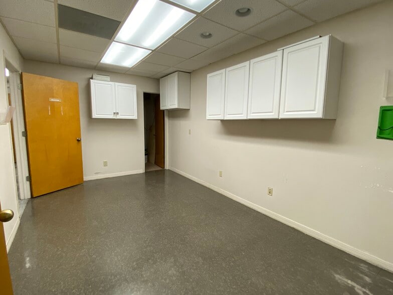 More Photos Of 918 Rolling Acres Rd, Lady Lake Medical For Lease
