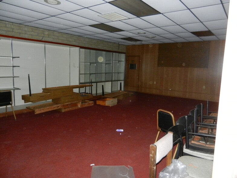 More Photos Of 14000 E Business 40 St, Mclean Hotel For Sale