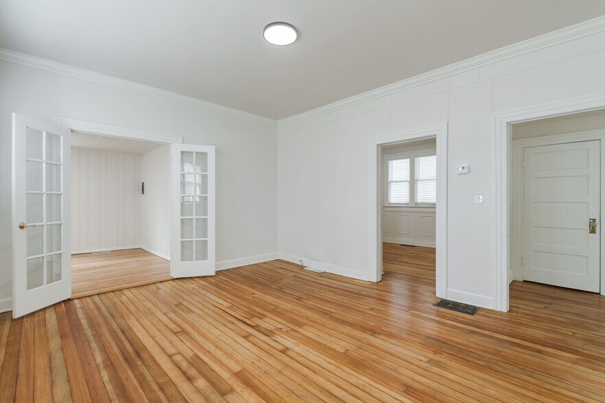 More Photos Of 1605 N Classen Dr, Oklahoma City Office Residential For Sale