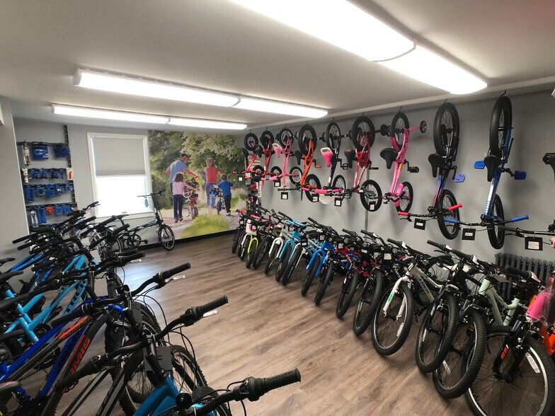 More Photos Of 270 Larkfield Rd, East Northport Storefront Retail Office For Sale