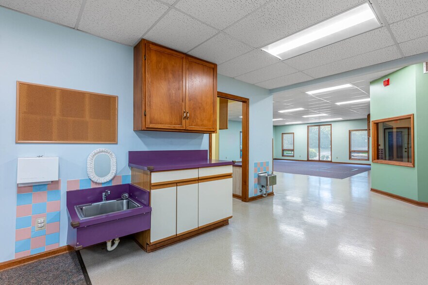 More Photos Of 71 Marco Ln, Washington Township Medical For Sale