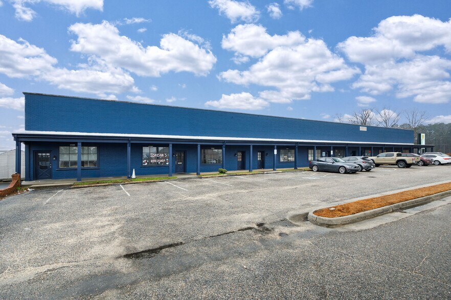 More Photos Of 2825 S Crater Rd, Petersburg Storefront Retail Office For Sale