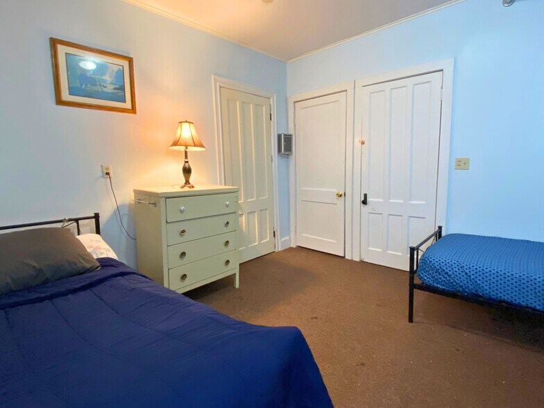 More Photos Of 4 Washington Park, Oxford Healthcare For Sale