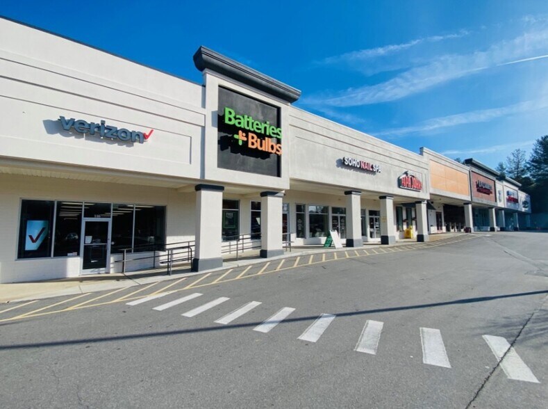 More Photos Of 61 Weaver Blvd, Weaverville Unknown For Lease