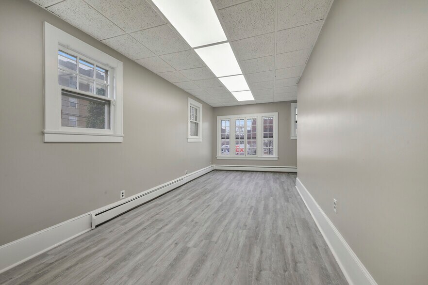 More Photos Of 295 Montgomery St, Bloomfield Office For Lease