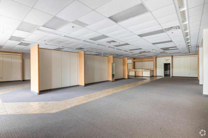 More Photos Of 2769 Chastain Meadows Pky NW, Marietta Unknown For Lease