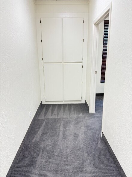 More Photos Of 4651 Quail Lakes Dr, Stockton Office For Lease