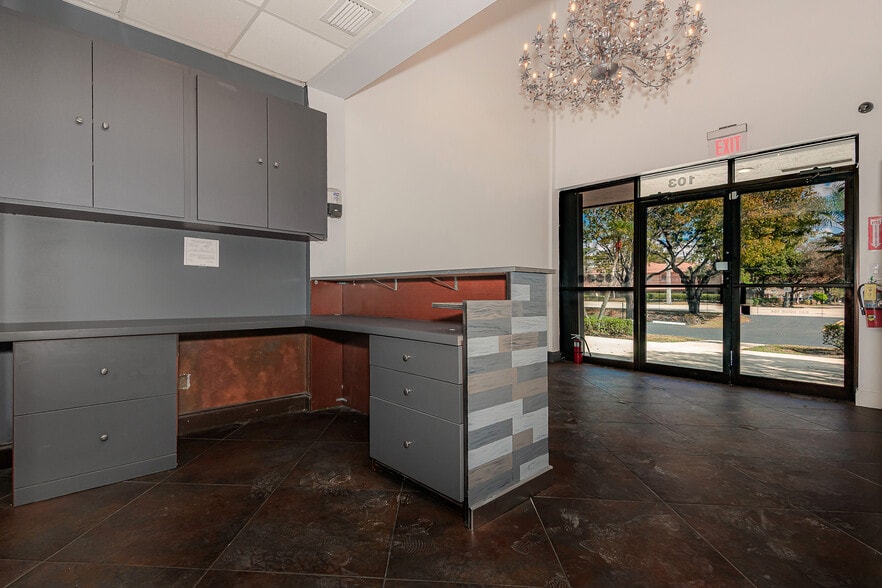 More Photos Of 3650 Coral Ridge Dr, Coral Springs Light Manufacturing For Sale