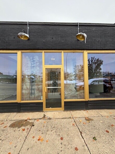 More Photos Of 124 N Main St, Three Rivers Freestanding For Sale