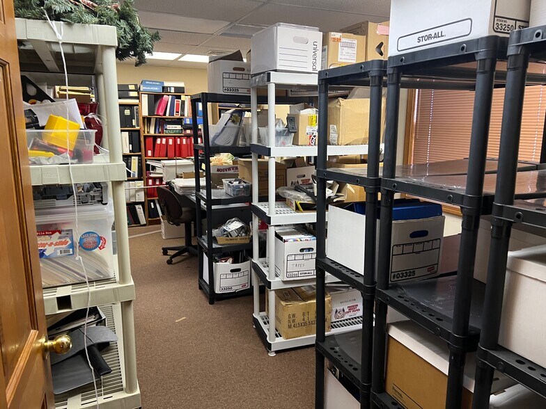 More Photos Of 402-404 Thames St, Groton Office For Lease