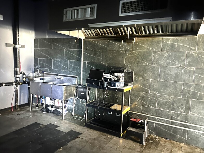 More Photos Of 1775 Flatbush Ave, Brooklyn Bar For Lease