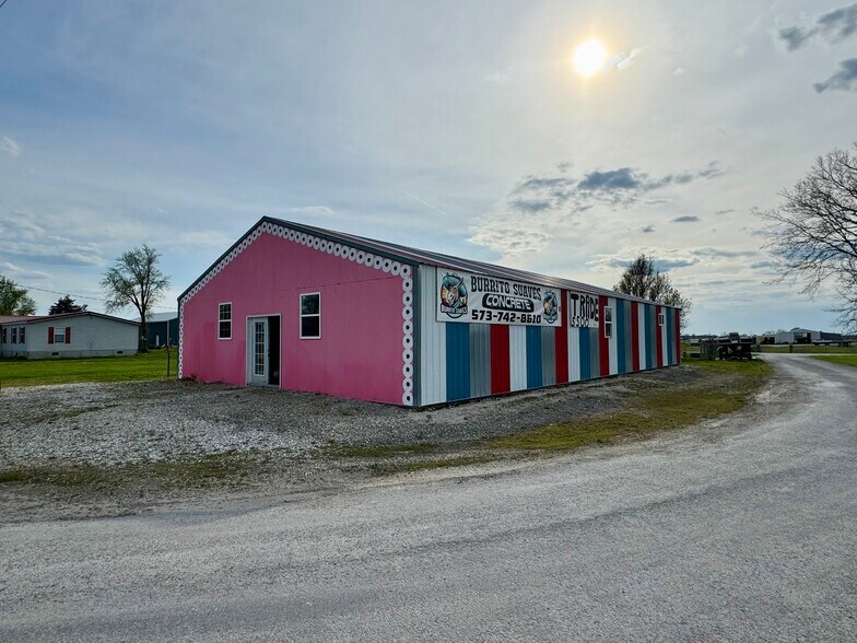 Primary Photo Of 20884 Pike 307, Bowling Green General Retail For Sale