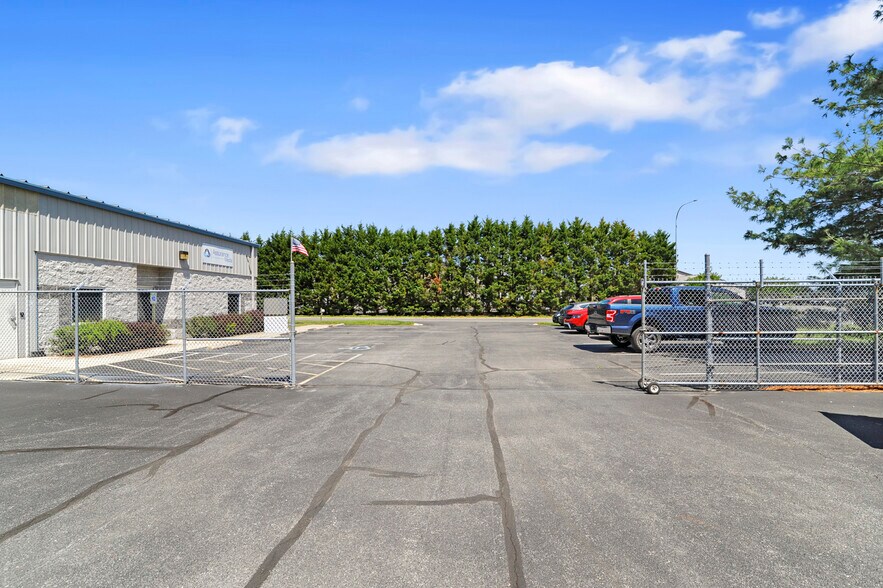 More Photos Of 198 Mullet Run, Milford Light Distribution For Sale