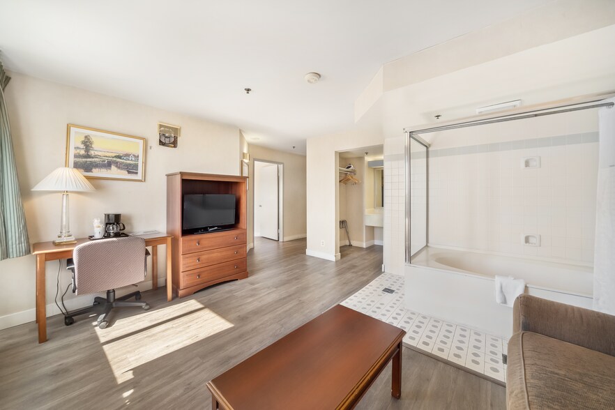 More Photos Of 5250 W El Segundo Blvd, Hawthorne Hotel For Sale