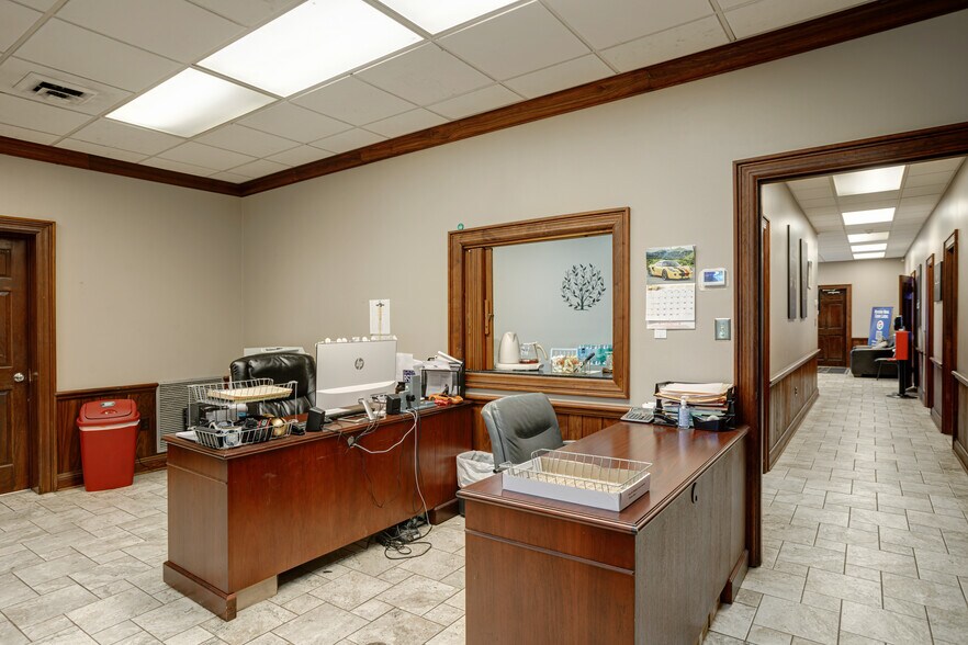 More Photos Of 806 Old Fort Pky, Murfreesboro Flex For Sale