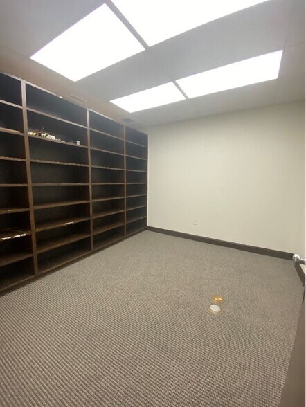 More Photos Of 310 Dick St, Fayetteville Office For Lease