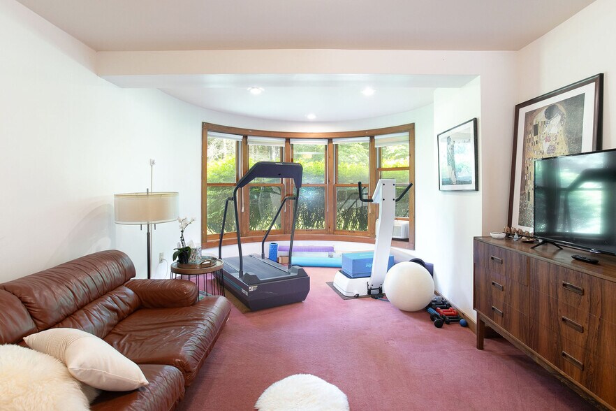 More Photos Of 2049 S Undermountain Rd, Sheffield Schools For Sale