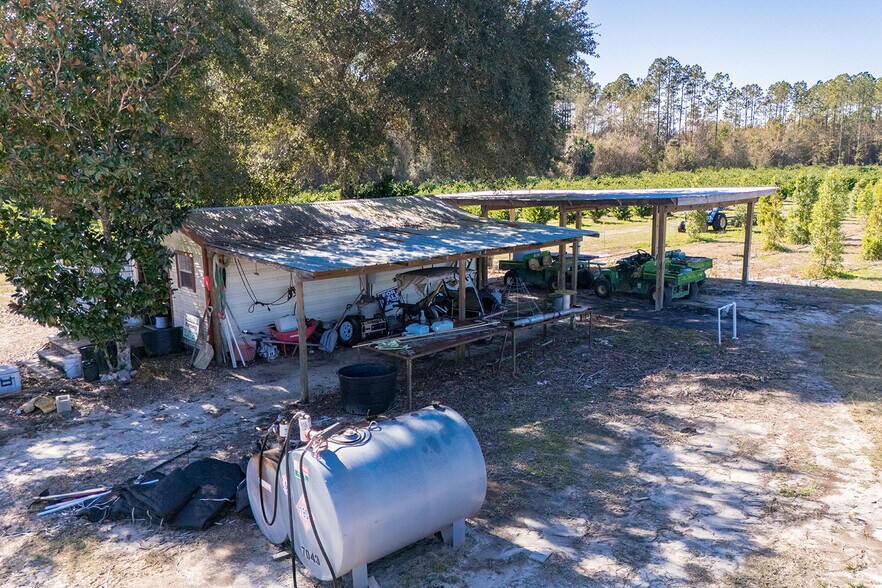 More Photos Of 16385 NW 112th Ct, Reddick Specialty For Sale