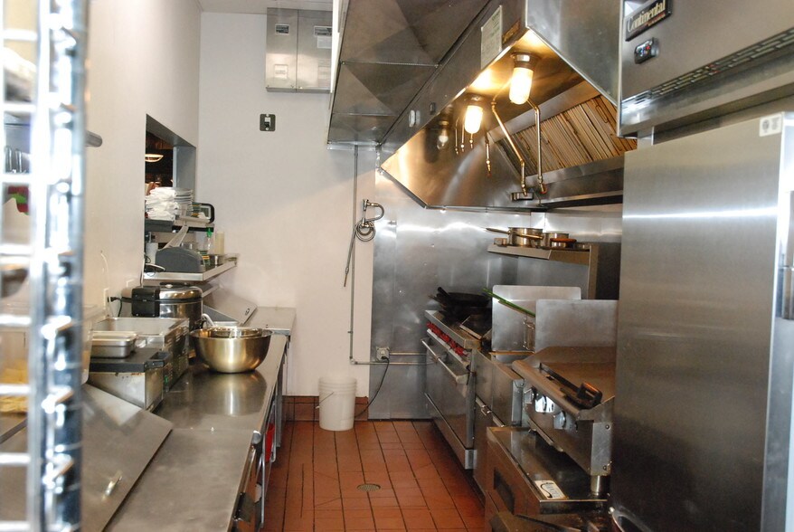More Photos Of 127 S Union St, Traverse City Restaurant For Sale