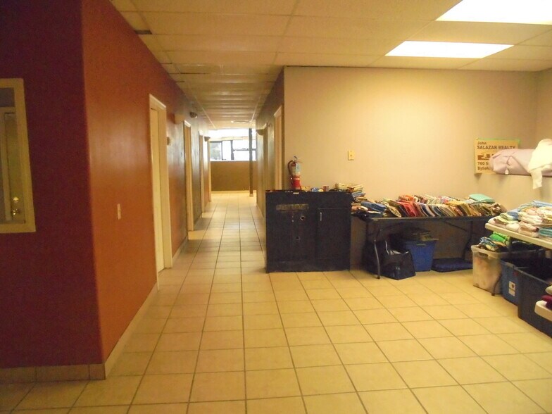 More Photos Of 132 E Hobsonway, Blythe Office For Sale