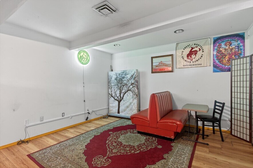 More Photos Of 50316 Columbia River Hwy, Scappoose Restaurant For Sale