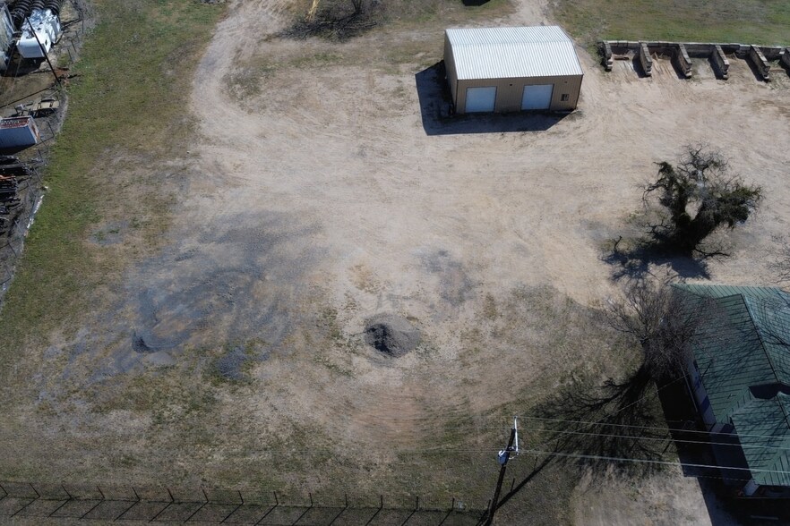 More Photos Of 1951 S Magnolia Ave, Luling Land For Sale