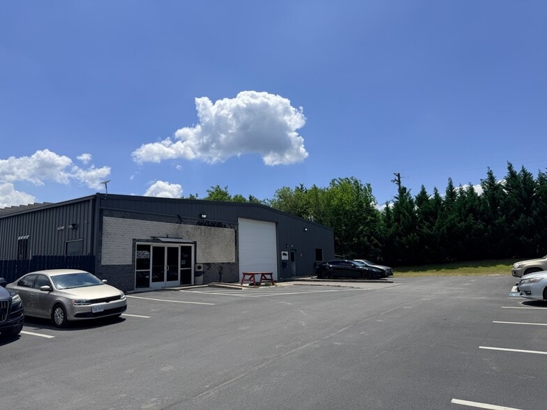 More Photos Of 186 Wincrest Dr, Winchester Warehouse For Sale