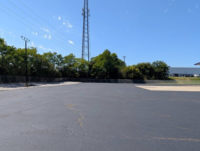 More Photos Of 7705 Foundation Dr, Florence Truck Terminal For Lease