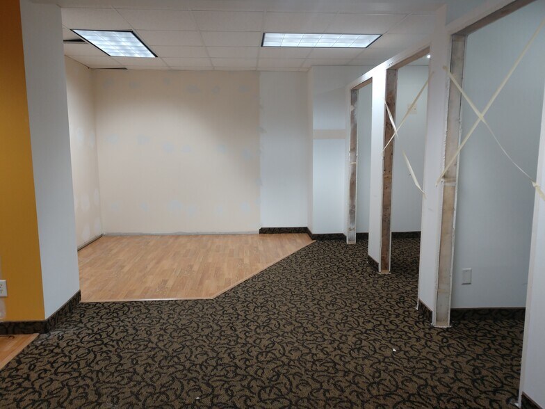 More Photos Of 621 N Benton Dr, Sauk Rapids Office For Lease