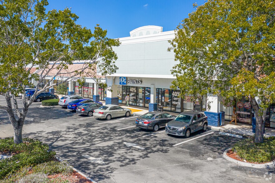 More Photos Of 10155 W Oakland Park Blvd, Sunrise Freestanding For Lease