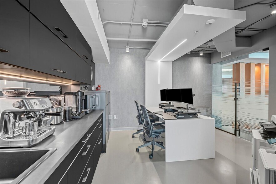 More Photos Of 40 SW 13th St, Miami Office Residential For Sale
