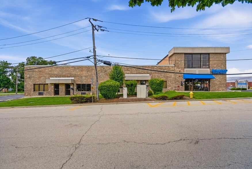 More Photos Of 6502-6504 W Joliet Rd, Countryside Office For Sale