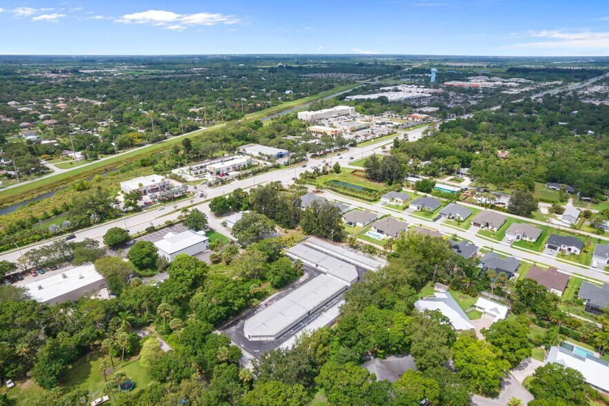 More Photos Of 4870 20th St, Vero Beach Self Storage For Sale