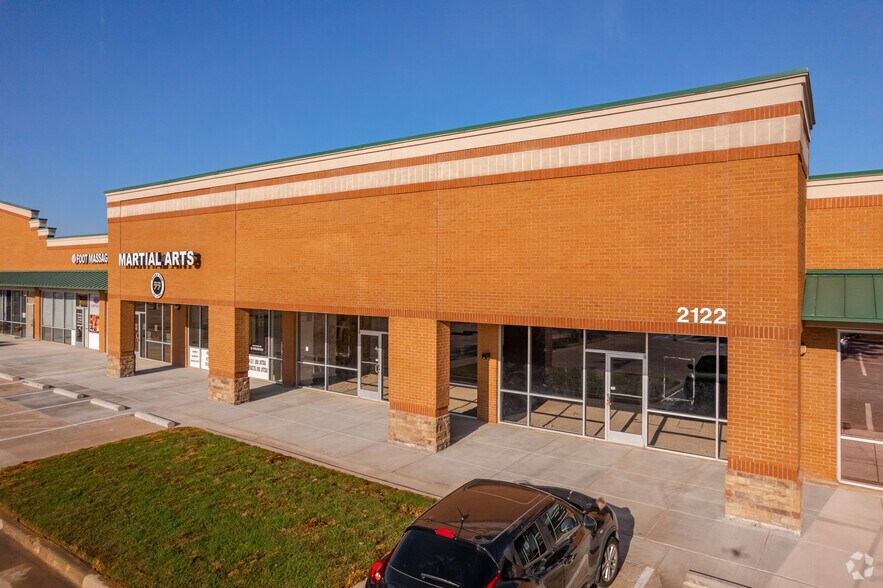 More Photos Of 2122 Rufe Snow Dr, Keller General Retail For Sale