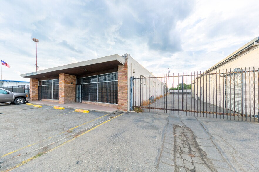 More Photos Of 2402 N Wilson Way, Stockton Storefront Retail Office For Sale