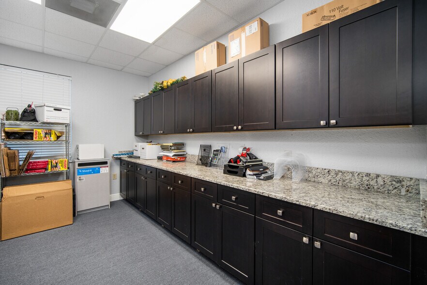 More Photos Of 6812 W Linebaugh Ave, Tampa Medical For Sale