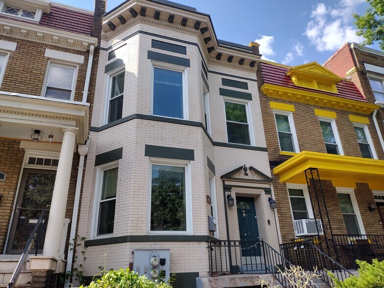 Primary Photo Of 75 New York Avenue NW, Washington Multifamily For Sale