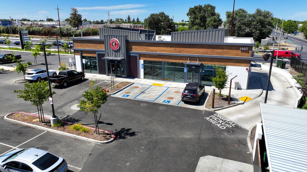 More Photos Of 1434-1454 E Main St, Woodland Unknown For Lease