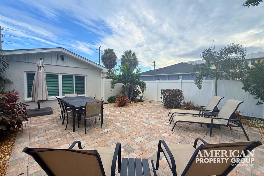 More Photos Of 1670 Stickney Point Rd, Sarasota Office For Sale