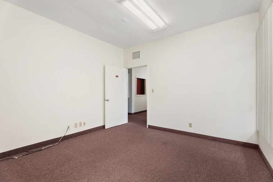 More Photos Of 34231 Camino Capistrano, Dana Point Office For Lease