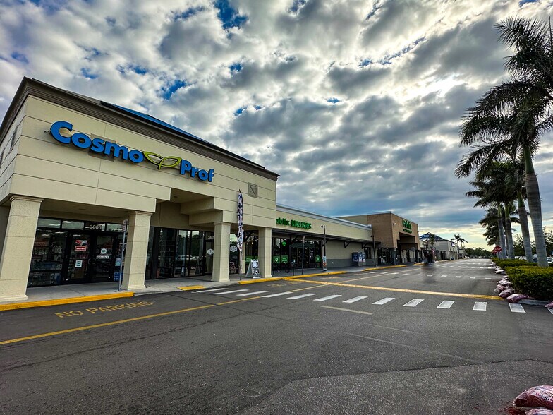 More Photos Of 3795-3895 Tamiami Trl E, Naples Unknown For Lease