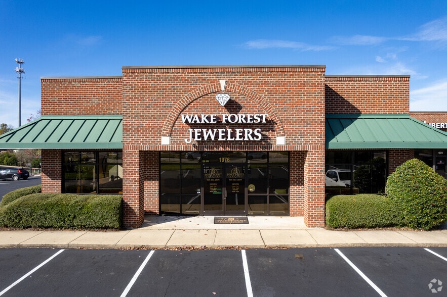 More Photos Of 1950-1988 S Main St, Wake Forest Freestanding For Lease