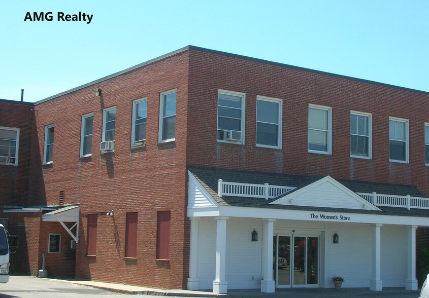 More Photos Of 390-408 Main St, Hyannis General Retail For Lease