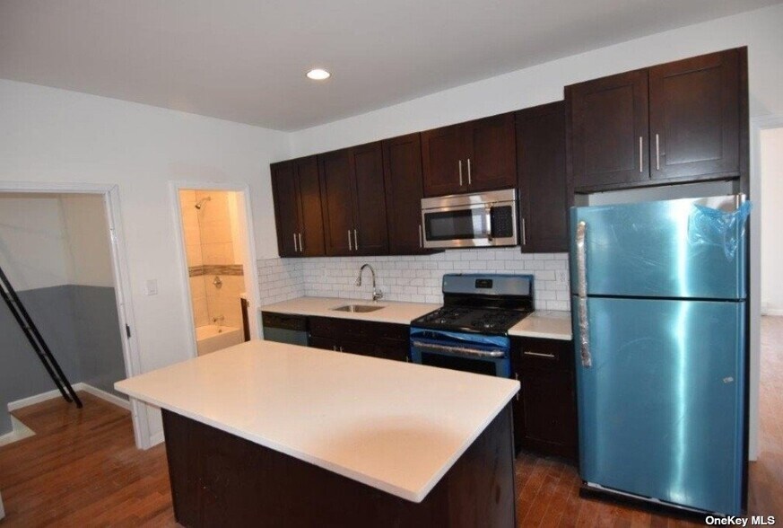 More Photos Of 174 Wyona St, Brooklyn Office Residential For Lease