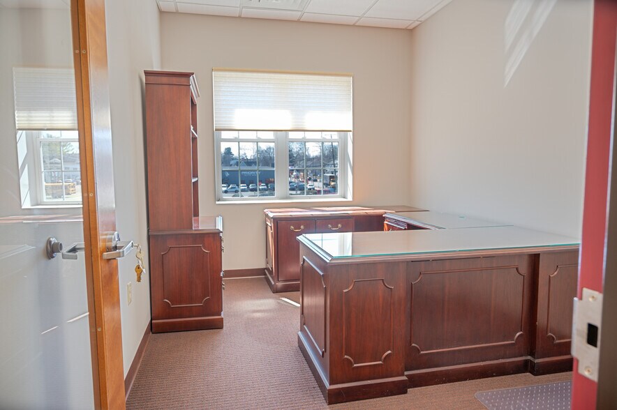 More Photos Of 105 River Ave, Lakewood Office For Lease