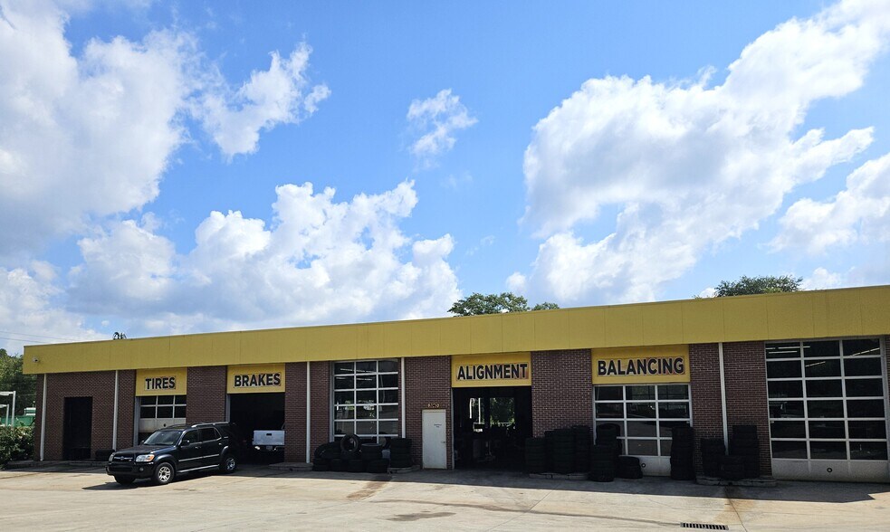 More Photos Of 3943 Old Austell Rd, Powder Springs Auto Repair For Sale