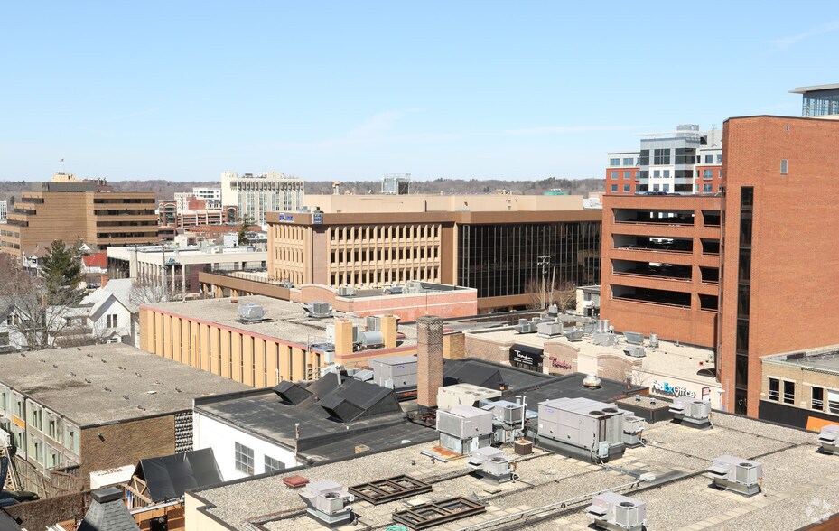 More Photos Of 500 E Washington St, Ann Arbor Parking Garage For Lease