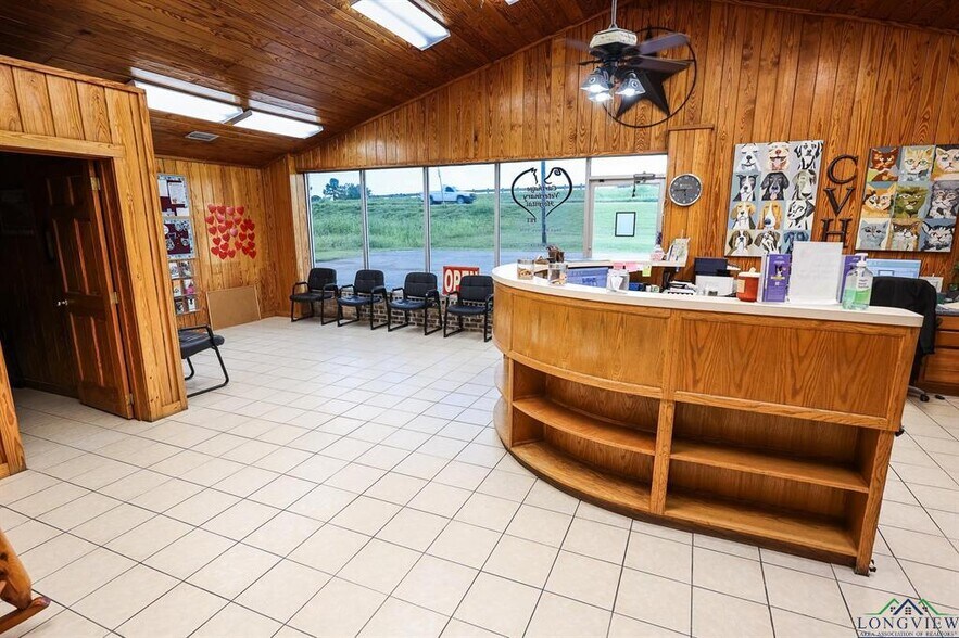 More Photos Of 1024 US Highway 59 N, Carthage Veterinarian Kennel For Sale