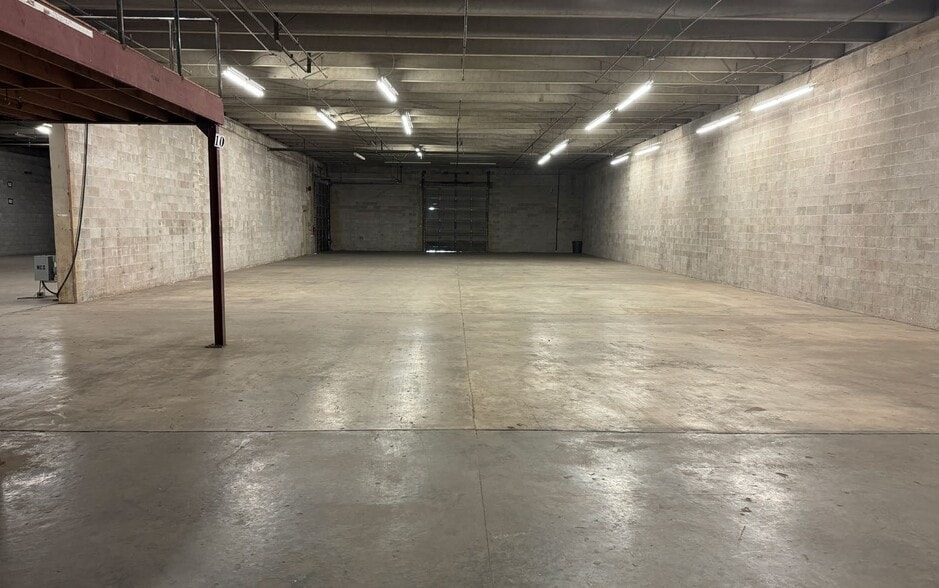 More Photos Of 2211 Commercial St NE, Albuquerque Warehouse For Lease